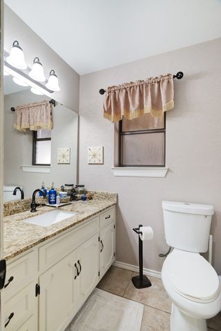 4030 Shannon Drive, Paris, TX 75462