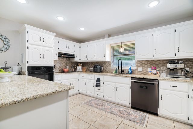 4030 Shannon Drive, Paris, TX 75462