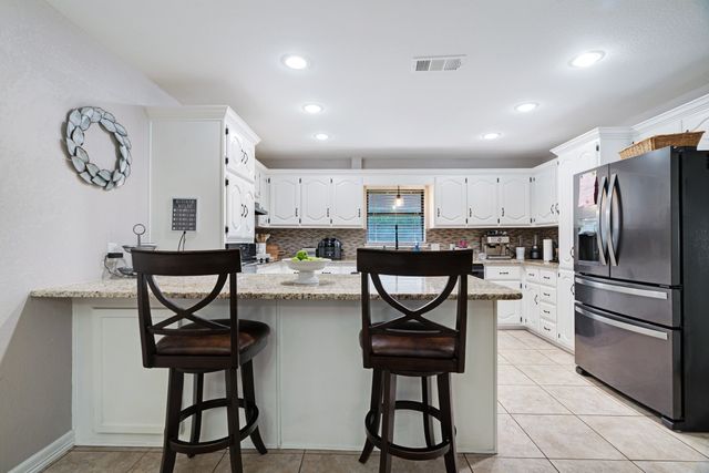 4030 Shannon Drive, Paris, TX 75462