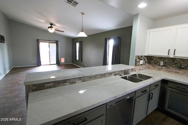 16755 W DESERT BLOOM Street, Goodyear, AZ 85338