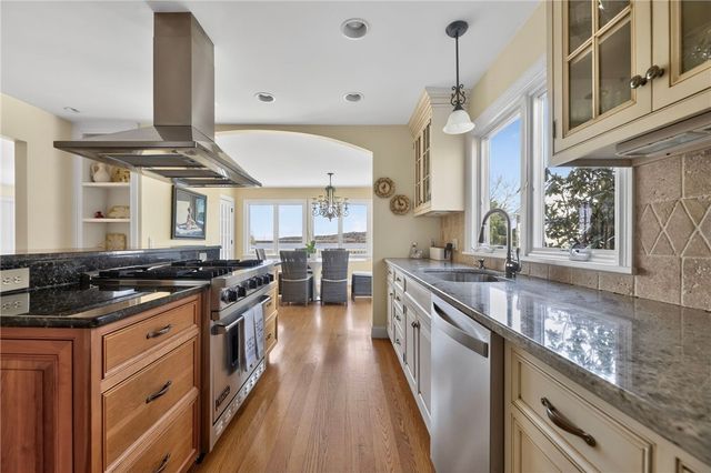 38 Pierce Avenue, Jamestown, RI 02835