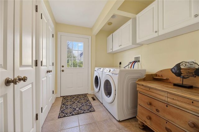 38 Pierce Avenue, Jamestown, RI 02835