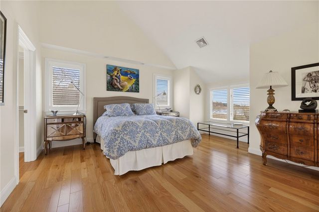 38 Pierce Avenue, Jamestown, RI 02835
