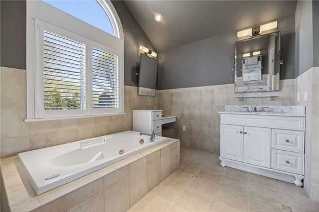 38 Pierce Avenue, Jamestown, RI 02835