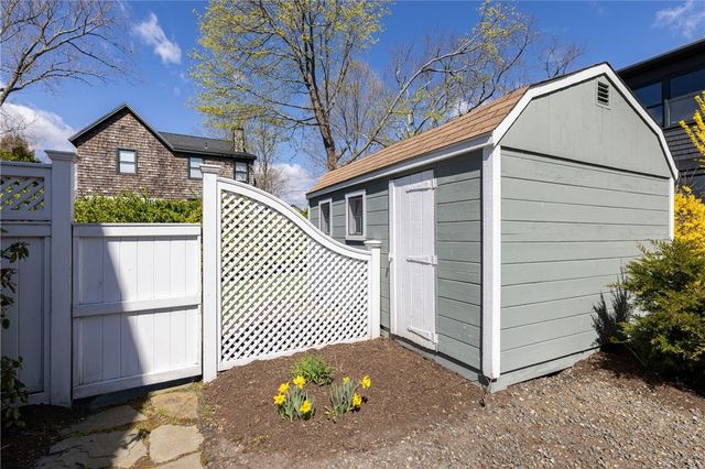 38 Pierce Avenue, Jamestown, RI 02835
