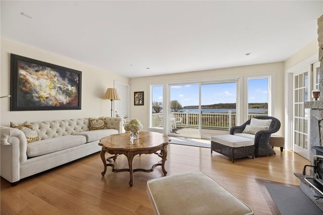 38 Pierce Avenue, Jamestown, RI 02835