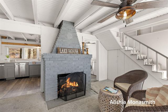 15058 Stickney Ridge Road, Grand Haven, MI 49417