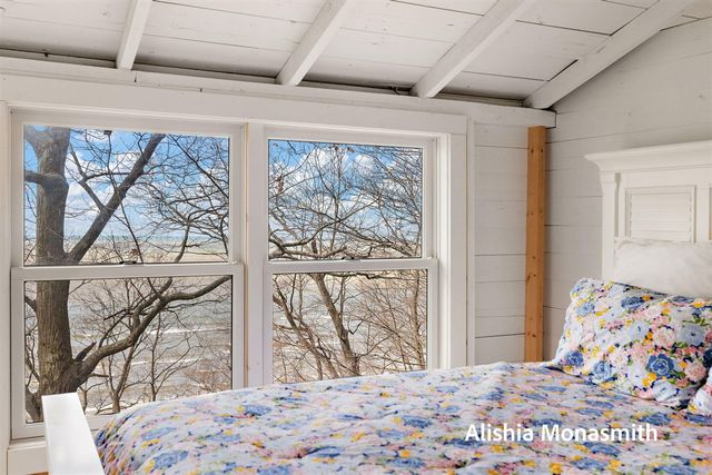 15058 Stickney Ridge Road, Grand Haven, MI 49417