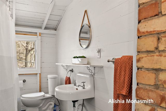 15058 Stickney Ridge Road, Grand Haven, MI 49417