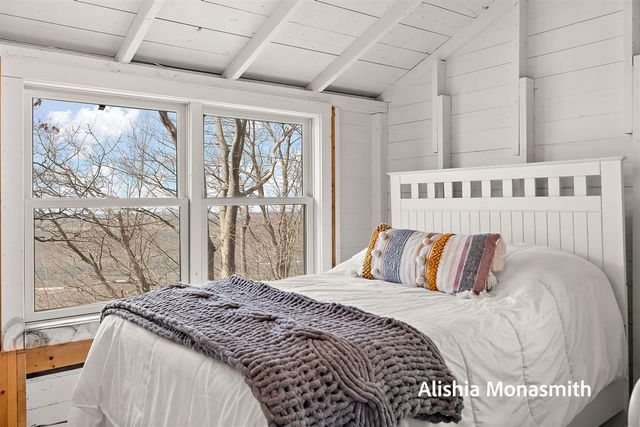 15058 Stickney Ridge Road, Grand Haven, MI 49417