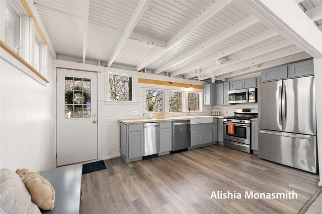 15058 Stickney Ridge Road, Grand Haven, MI 49417