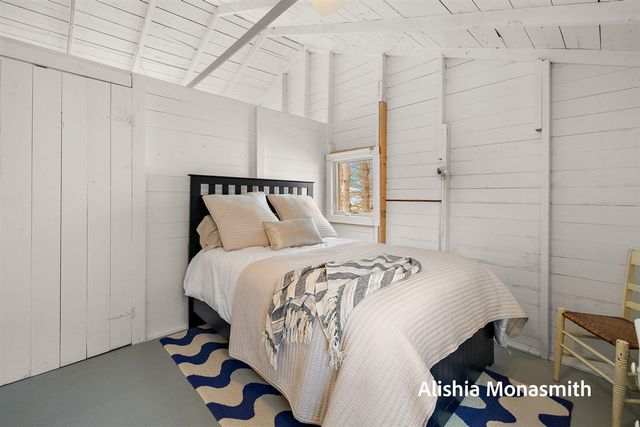 15058 Stickney Ridge Road, Grand Haven, MI 49417