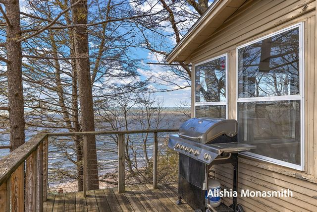 15058 Stickney Ridge Road, Grand Haven, MI 49417