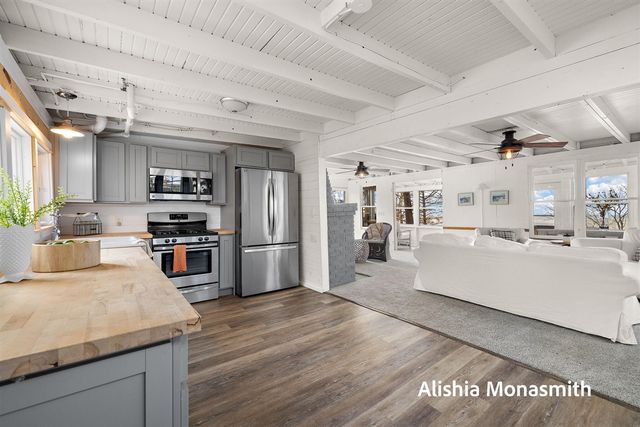 15058 Stickney Ridge Road, Grand Haven, MI 49417