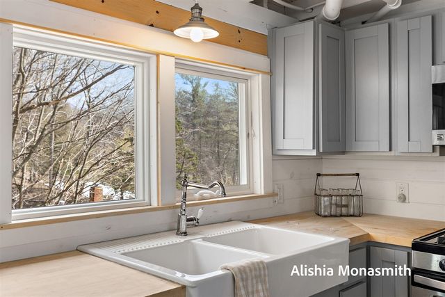 15058 Stickney Ridge Road, Grand Haven, MI 49417