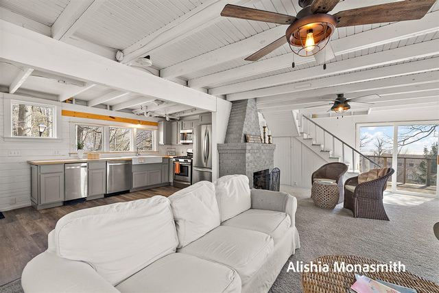 15058 Stickney Ridge Road, Grand Haven, MI 49417