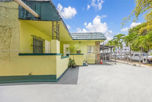 1477 NW 2nd St, Miami, FL 33125