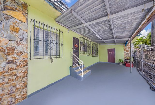 1477 NW 2nd St, Miami, FL 33125