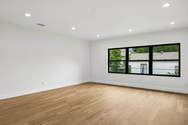 6231 Mccommas Boulevard, Dallas, TX 75214