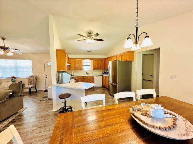 425 N Avenue E, Cross Plains, TX 76443