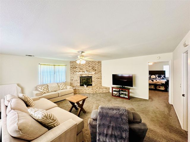 425 N Avenue E, Cross Plains, TX 76443