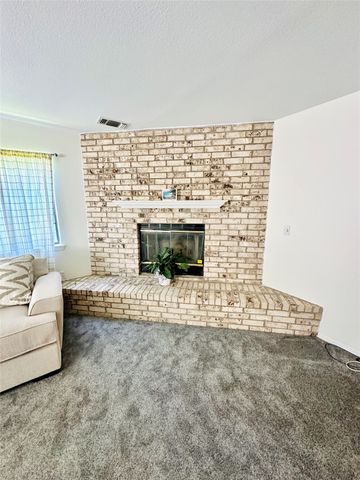 425 N Avenue E, Cross Plains, TX 76443