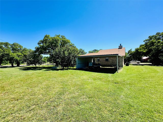 425 N Avenue E, Cross Plains, TX 76443