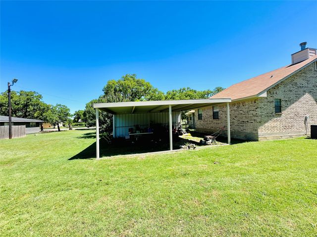425 N Avenue E, Cross Plains, TX 76443