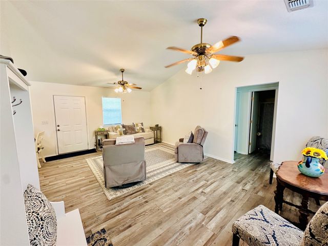 425 N Avenue E, Cross Plains, TX 76443