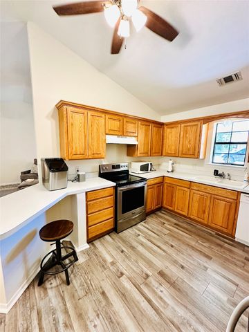 425 N Avenue E, Cross Plains, TX 76443