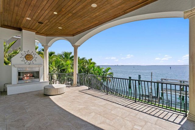 611 1ST AVENUE S, Tierra Verde, FL 33715
