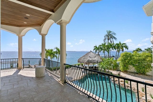 611 1ST AVENUE S, Tierra Verde, FL 33715