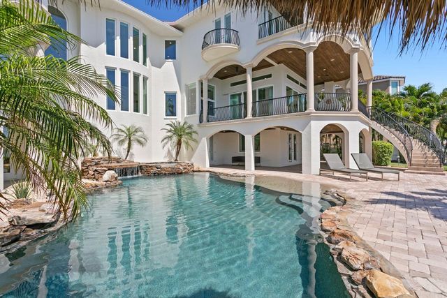 611 1ST AVENUE S, Tierra Verde, FL 33715