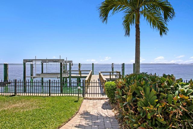 611 1ST AVENUE S, Tierra Verde, FL 33715