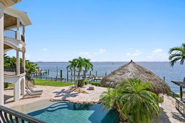 611 1ST AVENUE S, Tierra Verde, FL 33715