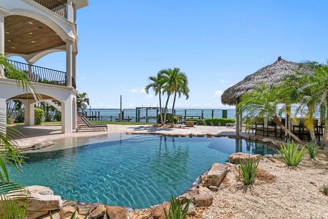 611 1ST AVENUE S, Tierra Verde, FL 33715