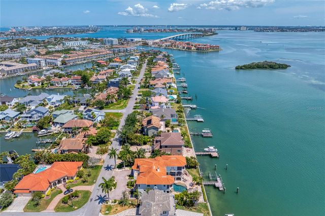 611 1ST AVENUE S, Tierra Verde, FL 33715