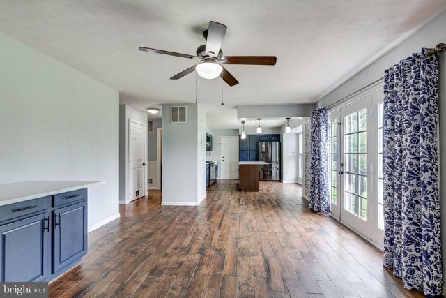 2092 TRIPLE GREEN CT, Hampstead, MD 21074