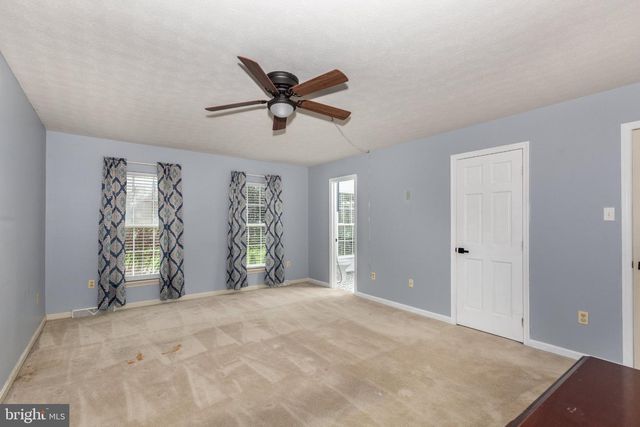 2092 TRIPLE GREEN CT, Hampstead, MD 21074
