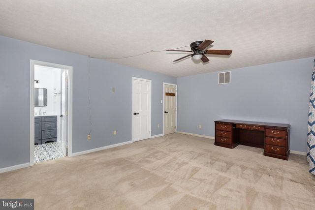 2092 TRIPLE GREEN CT, Hampstead, MD 21074