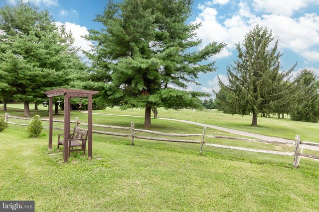 2092 TRIPLE GREEN CT, Hampstead, MD 21074