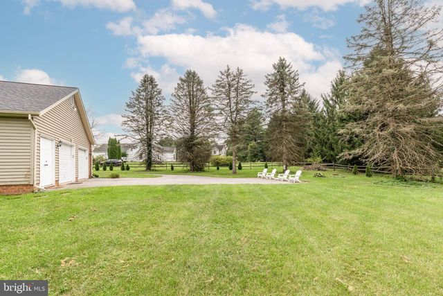 2092 TRIPLE GREEN CT, Hampstead, MD 21074