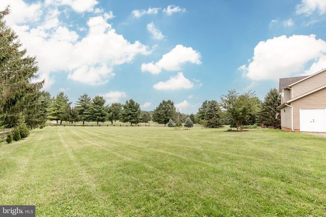 2092 TRIPLE GREEN CT, Hampstead, MD 21074