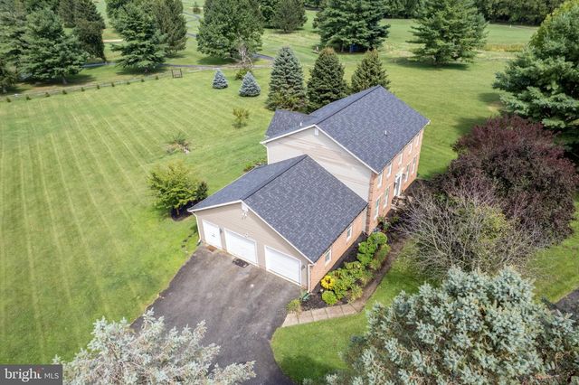 2092 TRIPLE GREEN CT, Hampstead, MD 21074