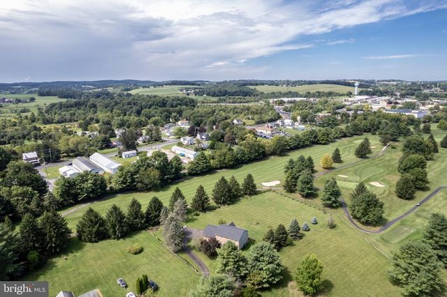 2092 TRIPLE GREEN CT, Hampstead, MD 21074