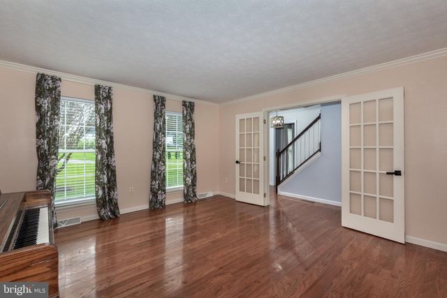 2092 TRIPLE GREEN CT, Hampstead, MD 21074