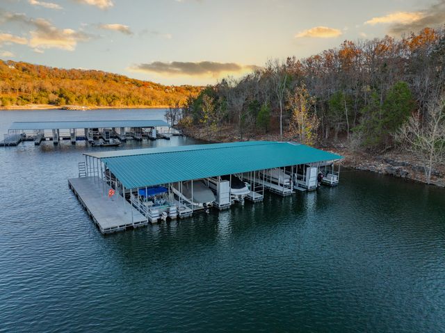 176 Canada Drive, Branson West, MO 65737