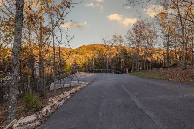 176 Canada Drive, Branson West, MO 65737