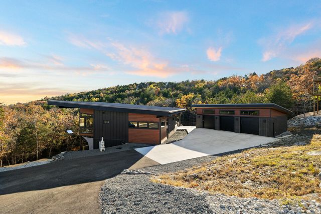 176 Canada Drive, Branson West, MO 65737