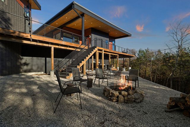 176 Canada Drive, Branson West, MO 65737